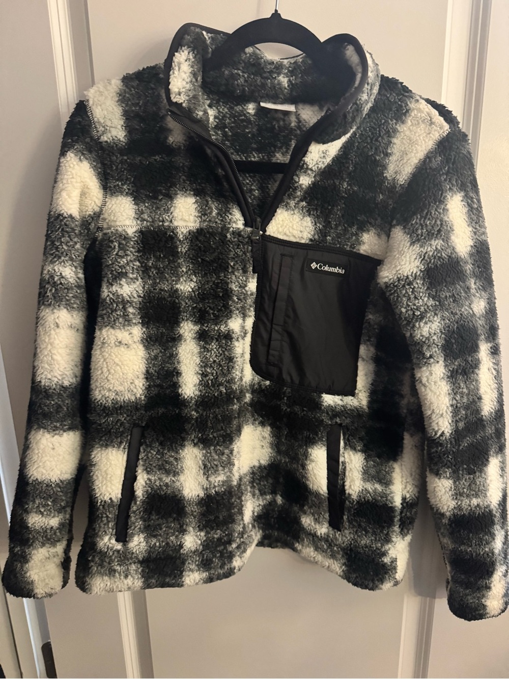 Columbia Women’s Black & White Plaid Fleece Pullover